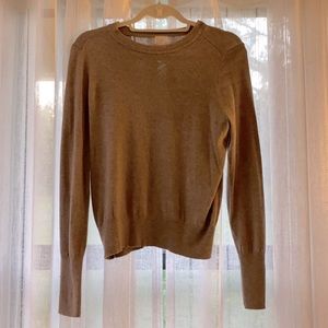 Light weight sweater